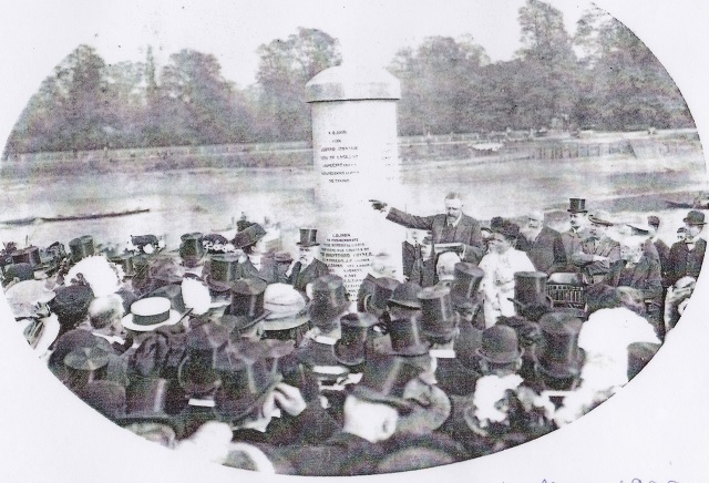 Unveiling of the Brentford Monument, 1909