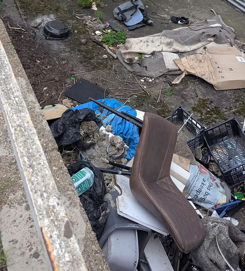 Flytip in Brentford