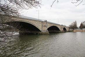 Body Recovered Near Chiswick Bridge 