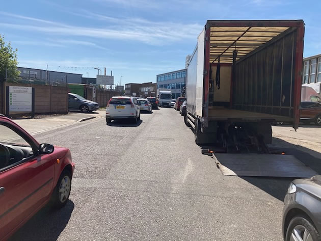 Lorry delivering to Stone and Ceramic Warehouse took a hour to get from Bollo Lane 