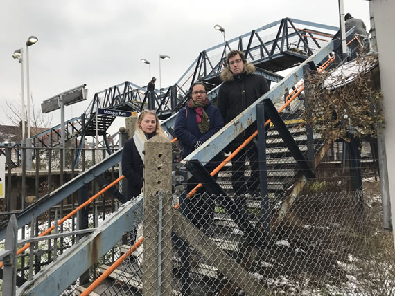 Motspur Park station steps